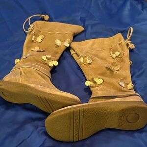 Primitive size 34 suede boots tan with butterflies with gold accent, side zip